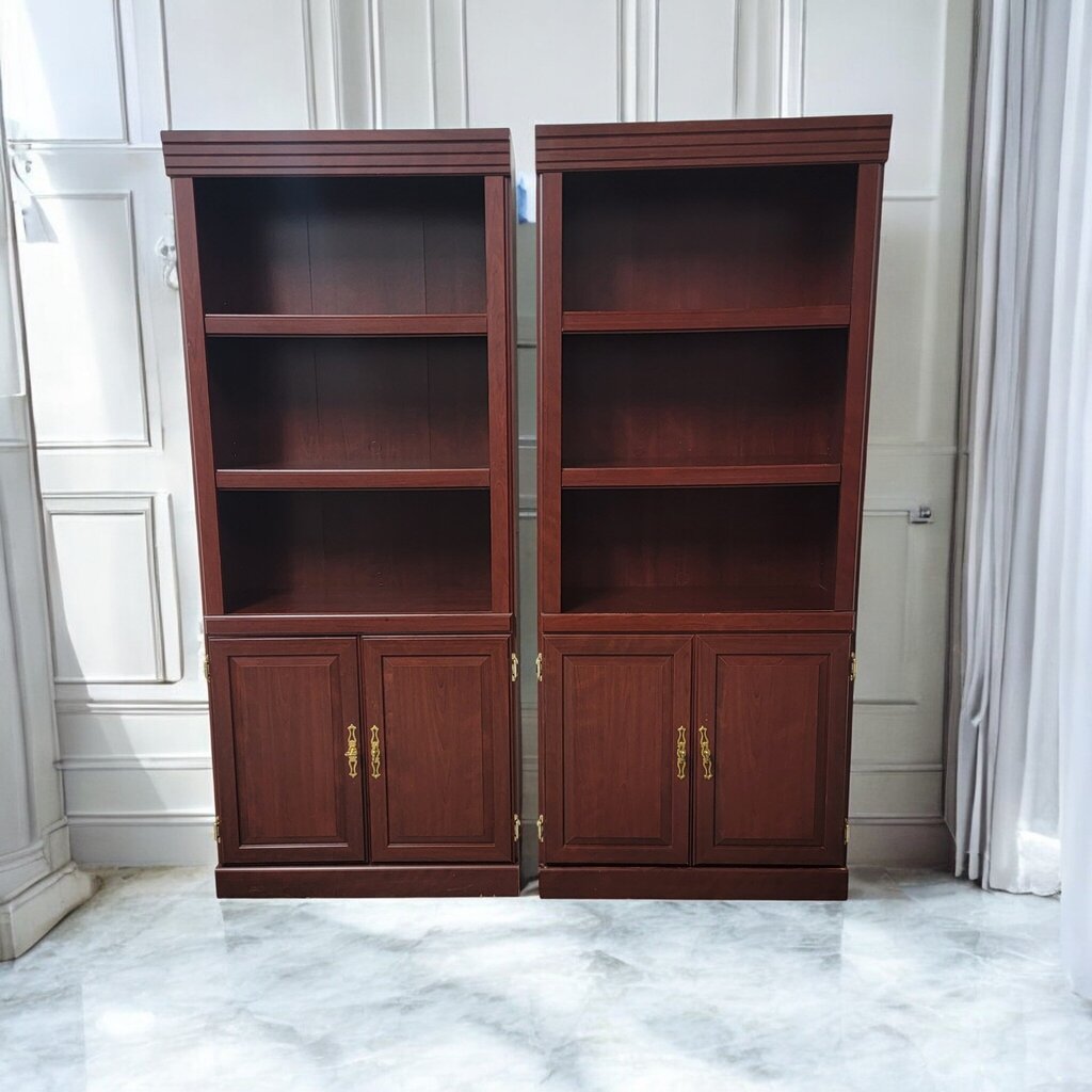 7416-7417 Cherry Stained Cabinet #Bookshelf Used ~ Furniture