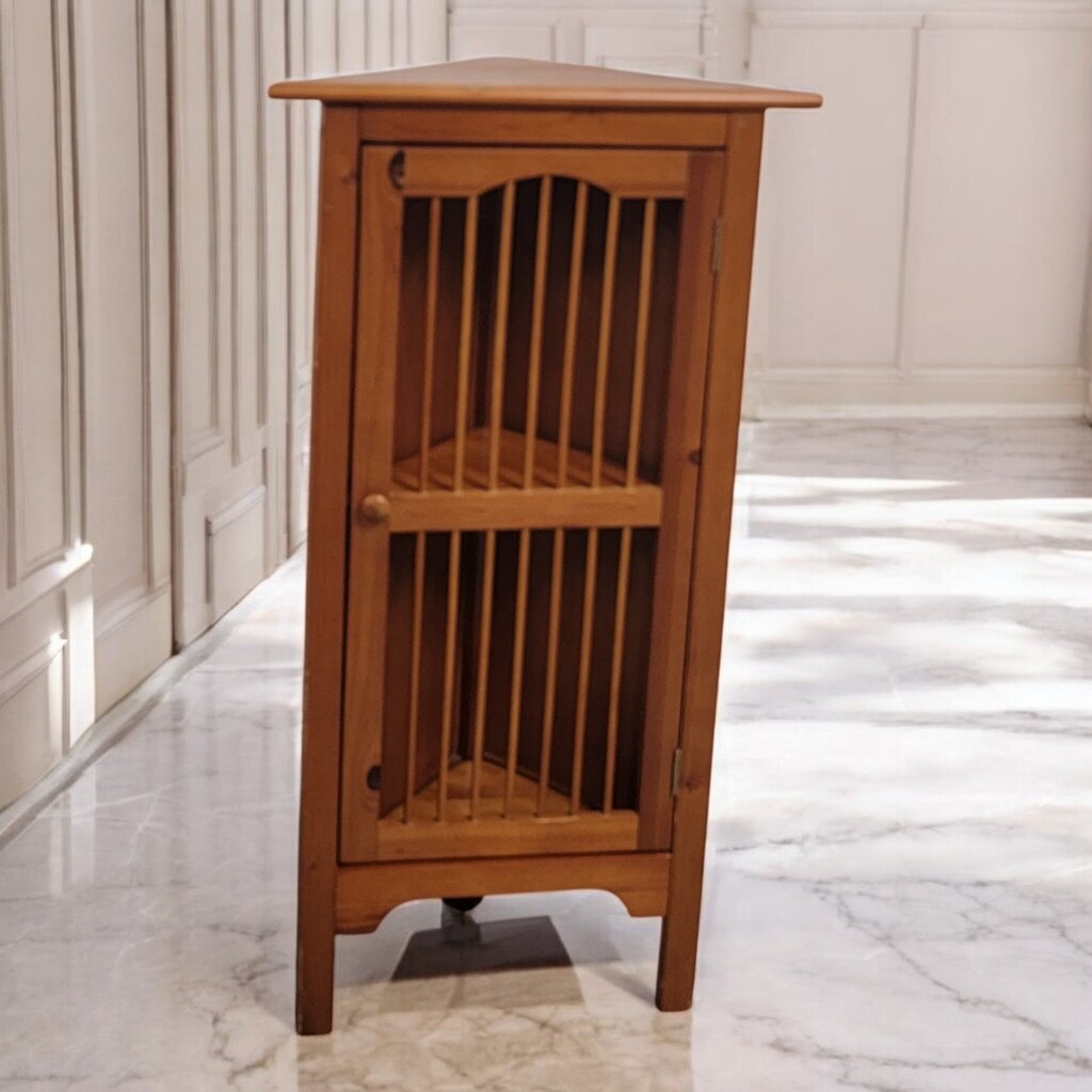 7461 Country Style Corner Cabinet Used ~ Furniture