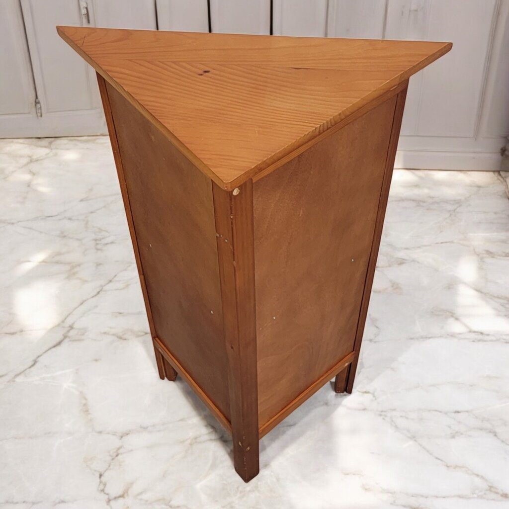 7461 Country Style Corner Cabinet ~ Furniture