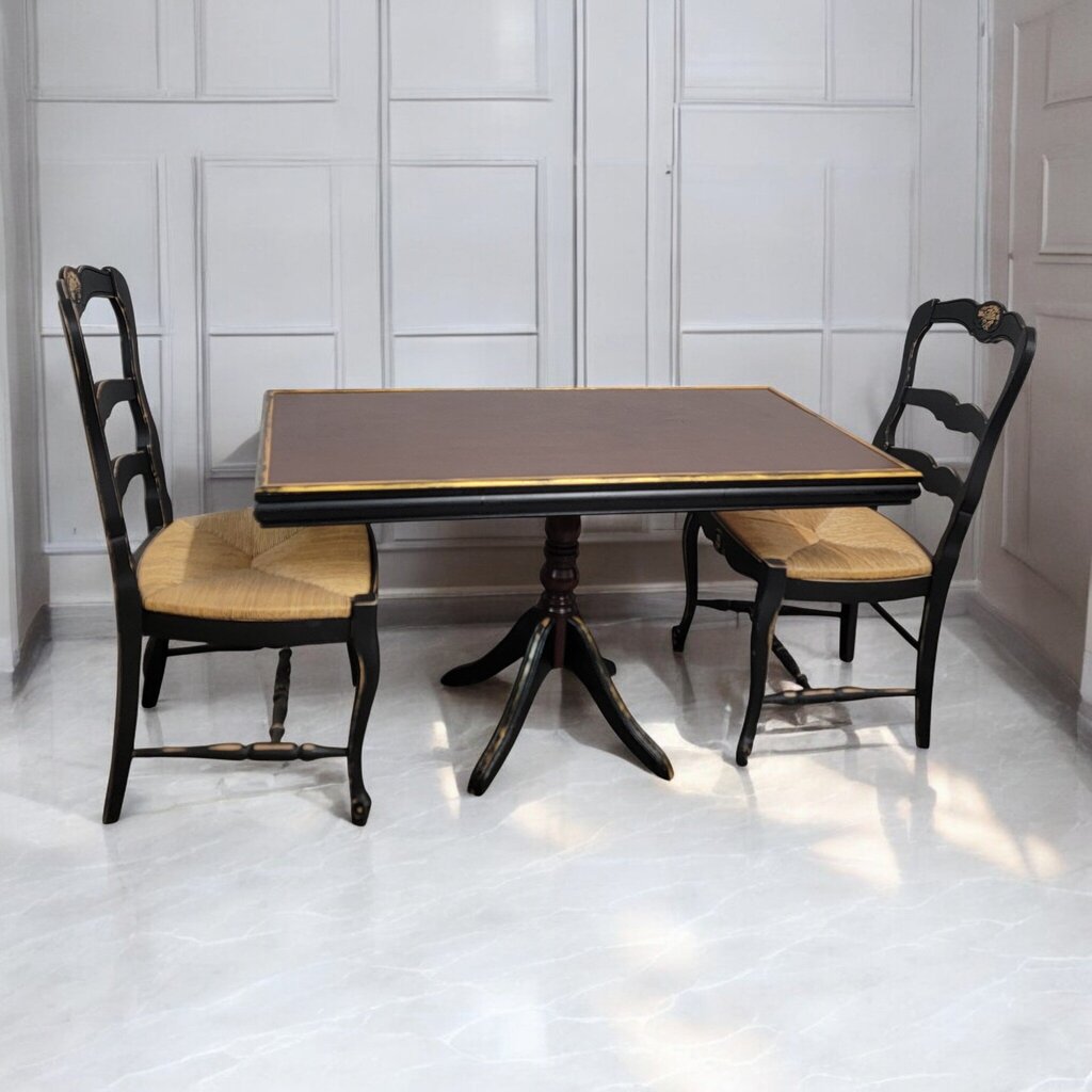 7513 Chippendale Style Pedestal Table with 2 Chairs
