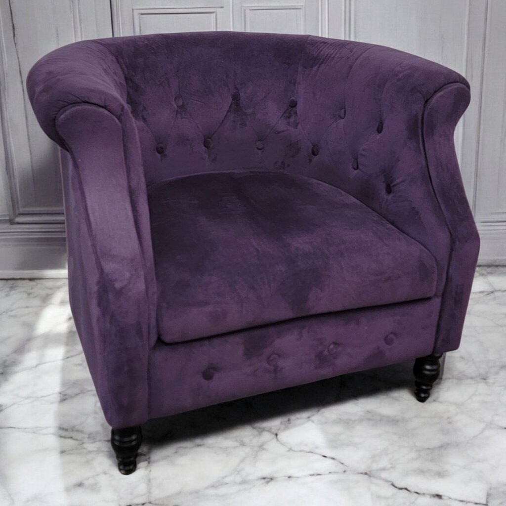 7533 Tufted Plum Velvet Accent Chair