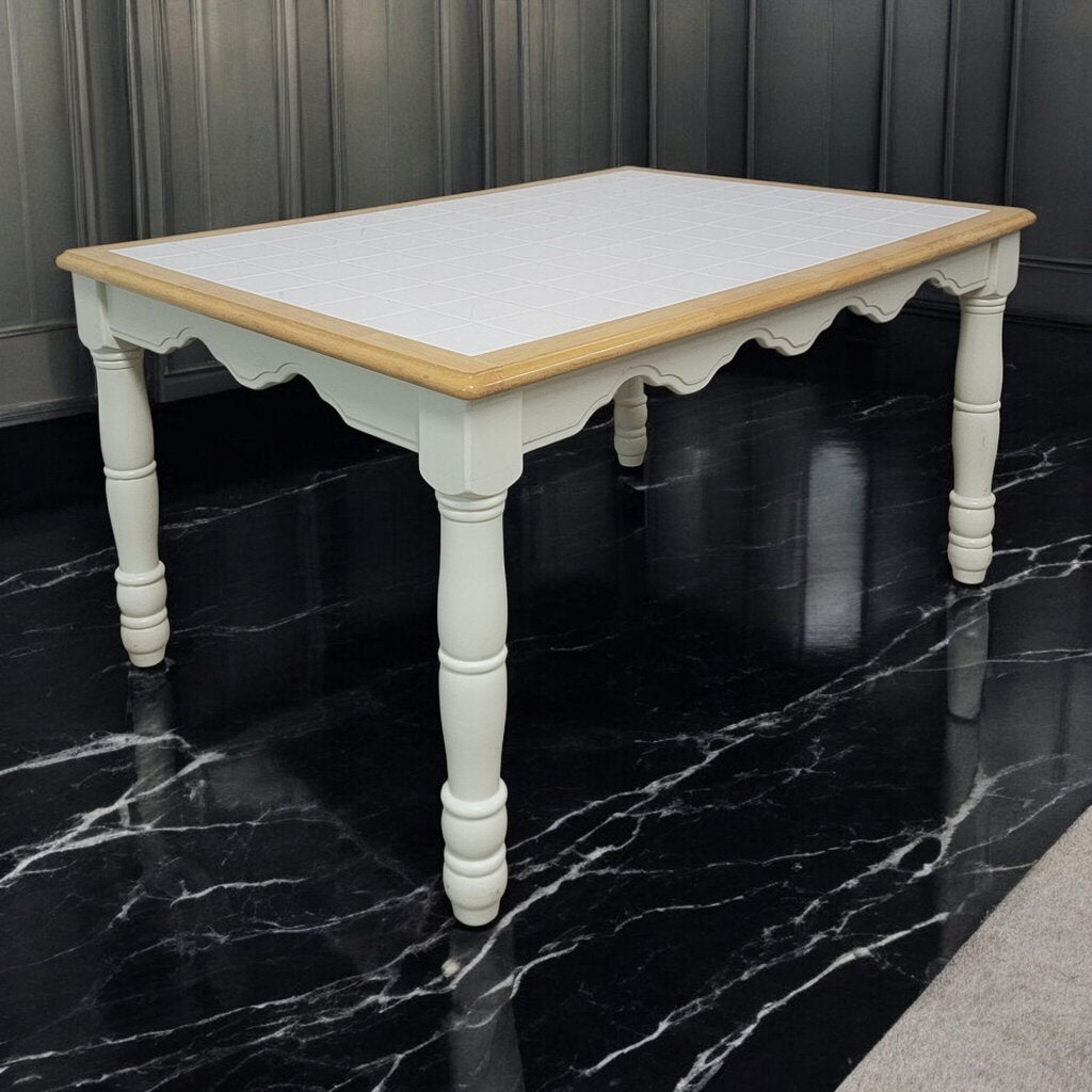 7541 Farmhouse Tiled Dining Table with 4 Chairs