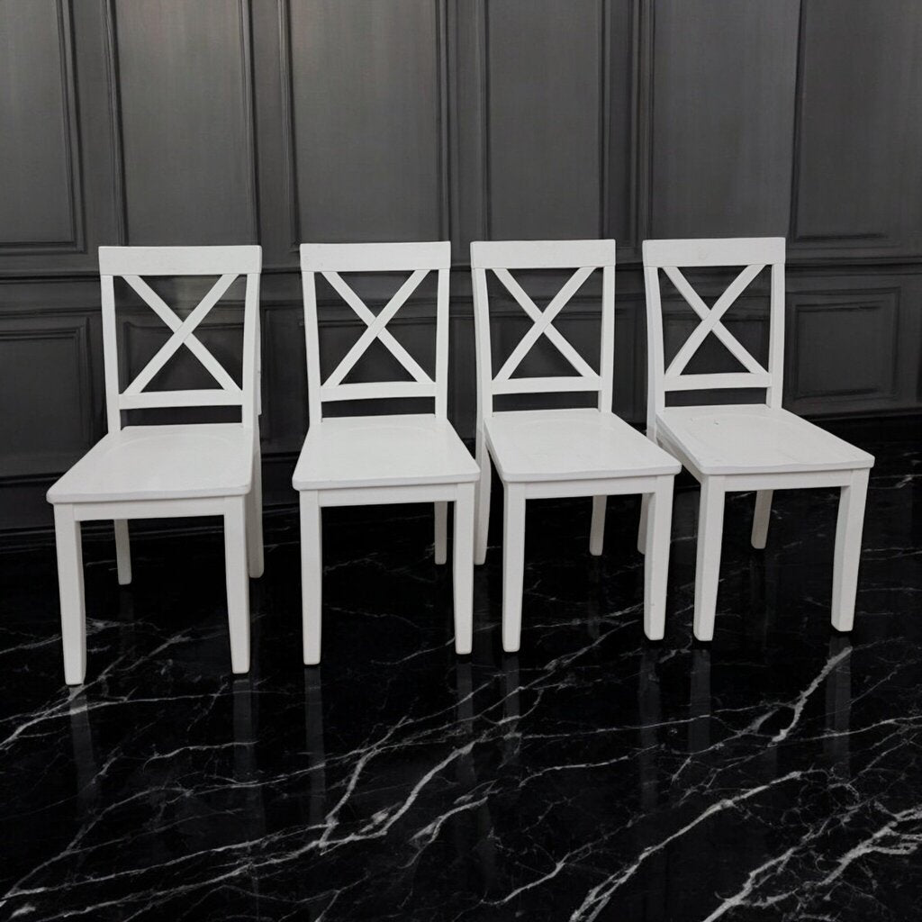 7541 Farmhouse Tiled Dining Table with 4 Chairs