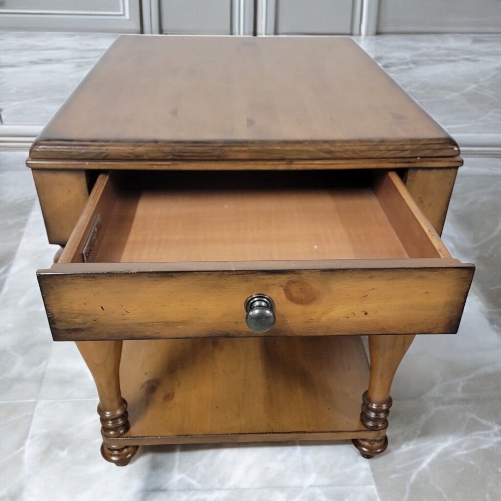 7572 Bassett Furniture End Table with Drawer