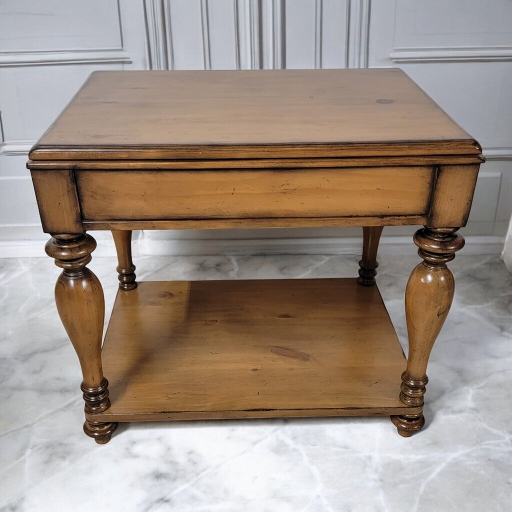 7572 Bassett Furniture End Table with Drawer