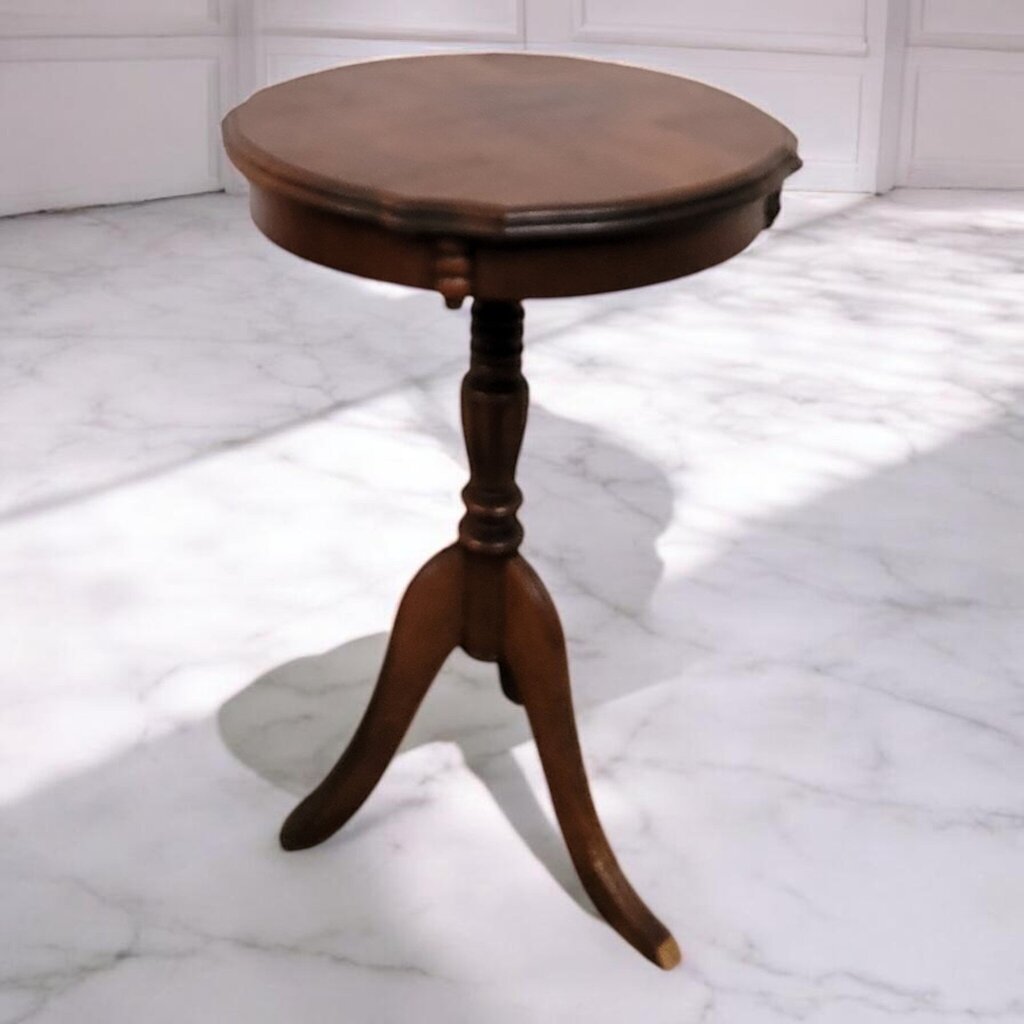7707 Vintage Round Pedestal Accent Table