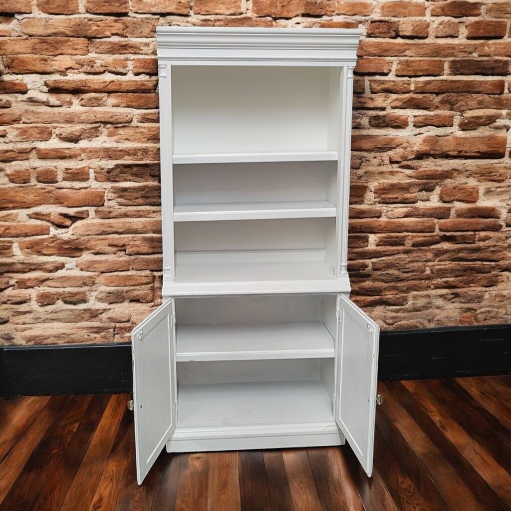 7715 Traditional White Cabinet #Bookcase