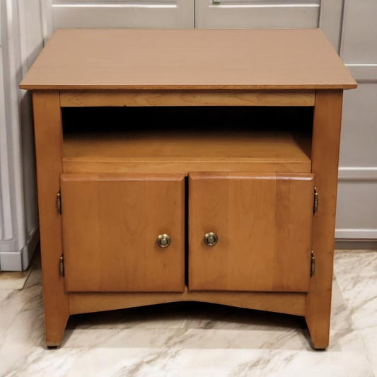 7732 Maple Side Table