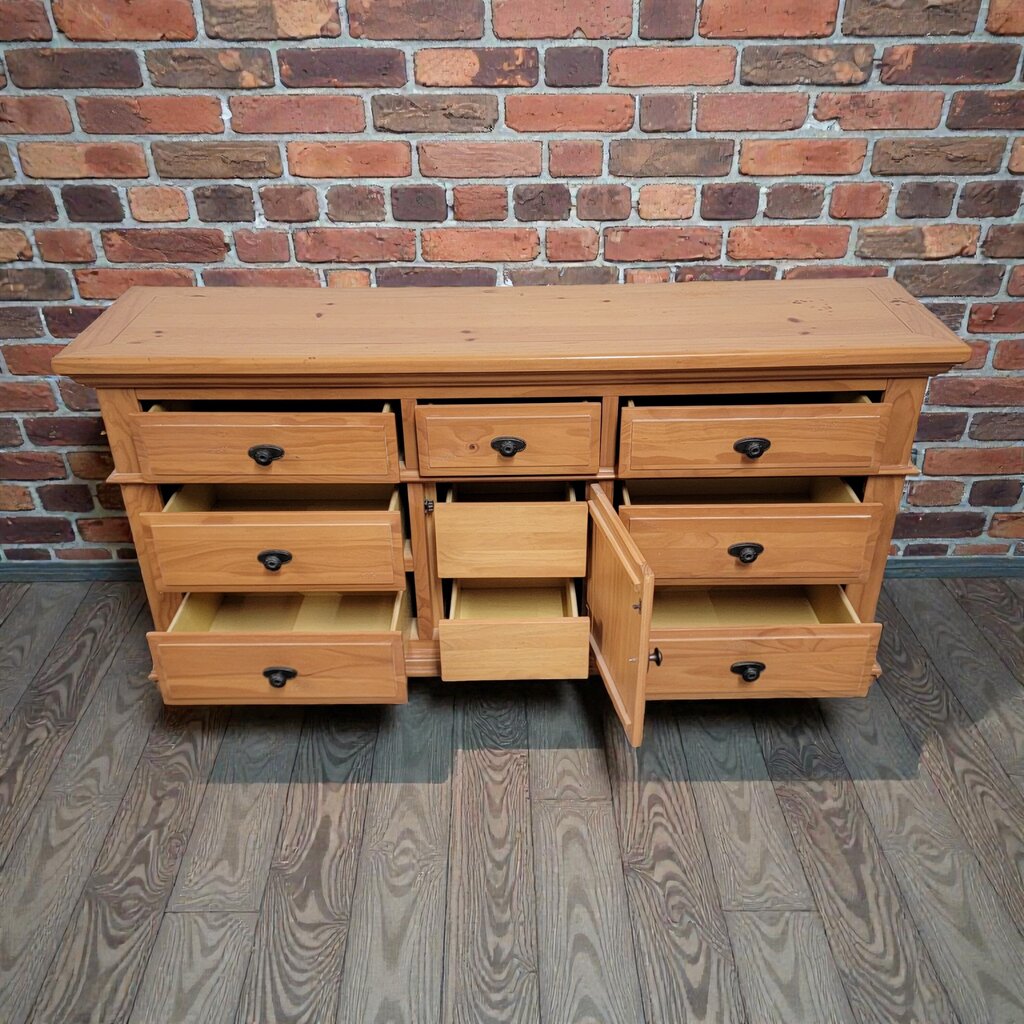 7776 Broyhill 9 Drawer #Dresser