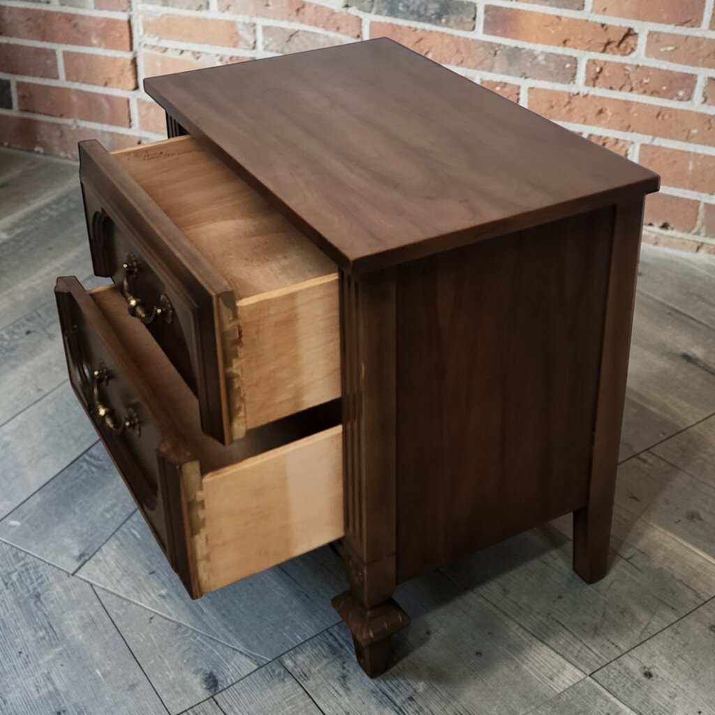 7796 Traditional Maple 2 drawer Nightstand
