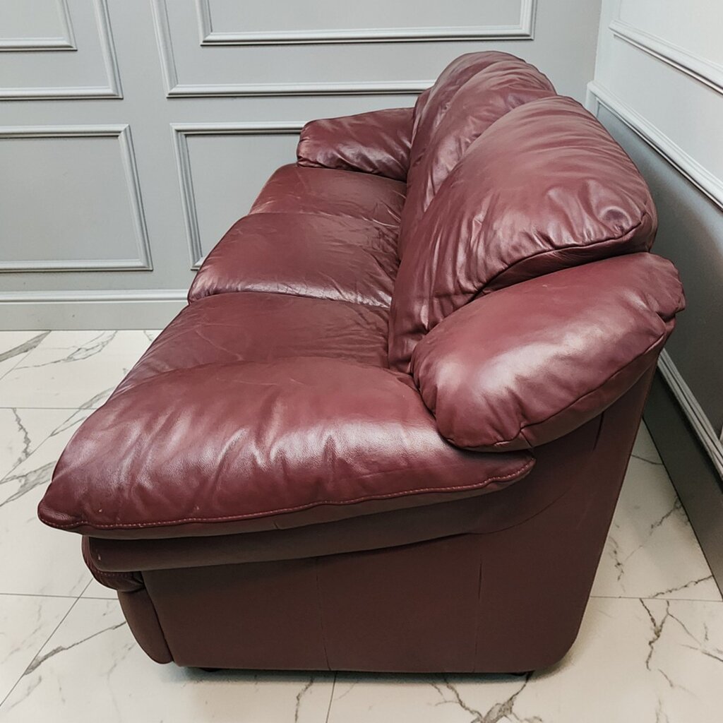 7836 Cranberry Naugahyde #Sofa
