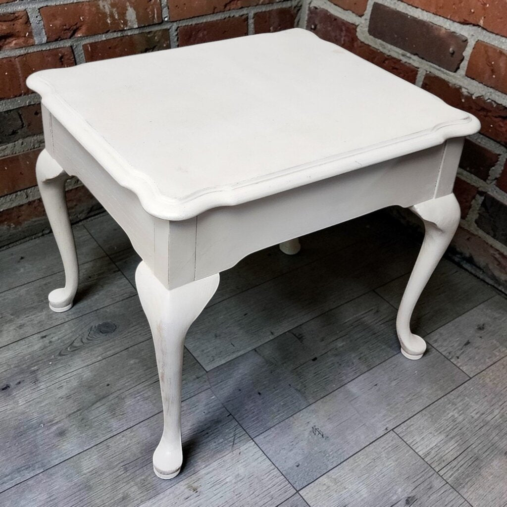 7851 White Queen Anne Side #Table with Drawer