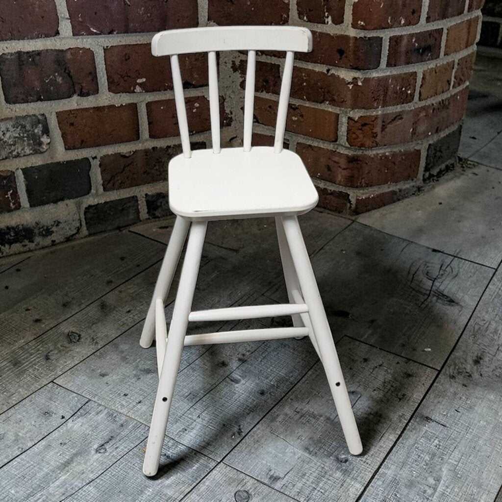 7856 Vintage Style Child's Chair