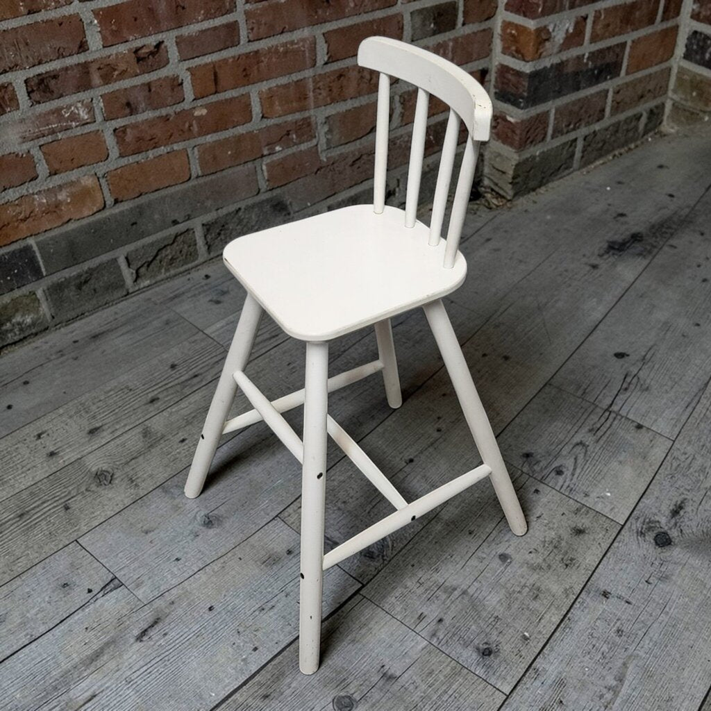 7856 Vintage Style Child's Chair