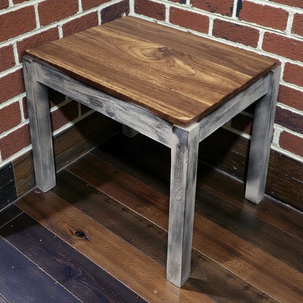 7868 Distressed Oak Side Table