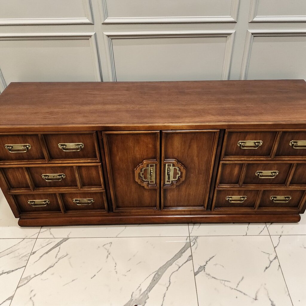 7872 Mid Century Modern Chinoiserie Asian-Inspired Credenza/ Dresser