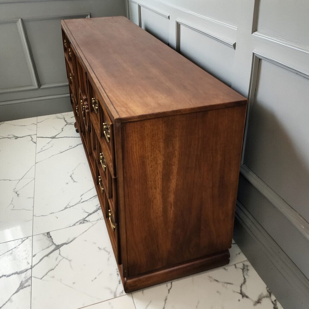 7872 Mid Century Modern Chinoiserie Asian-Inspired Credenza/ Dresser