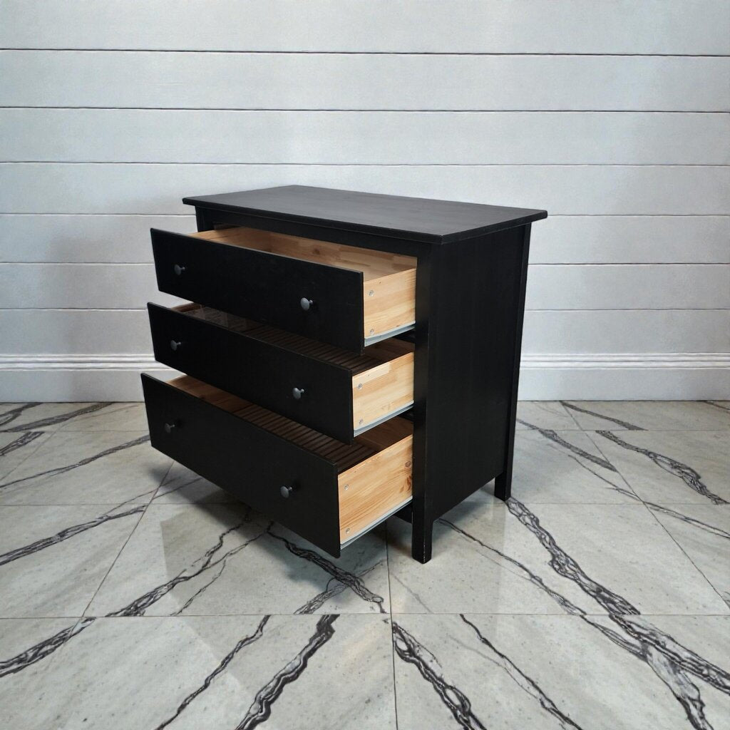 7925 Contemporary Black 3 Drawer Chest