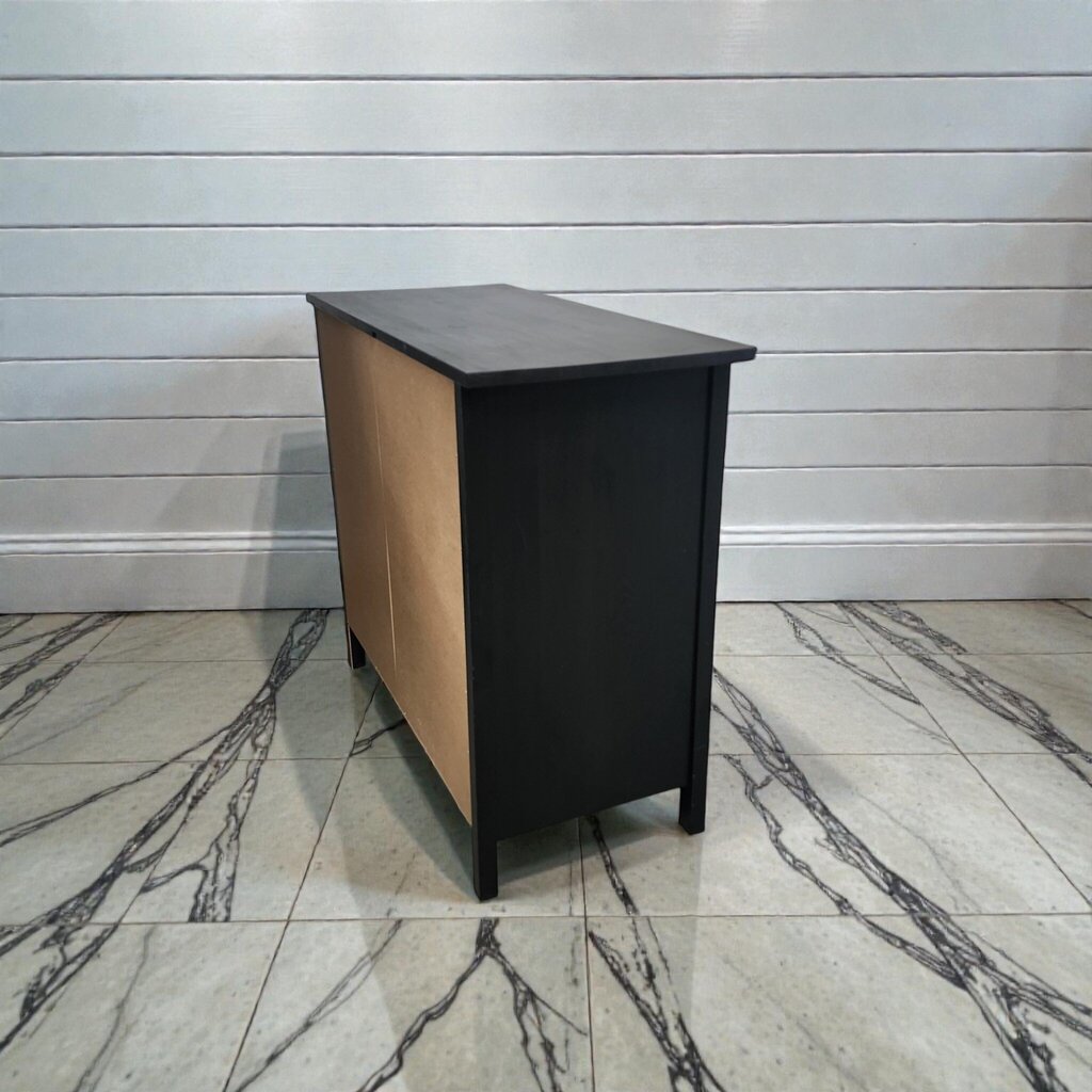 7925 Contemporary Black 3 Drawer Chest