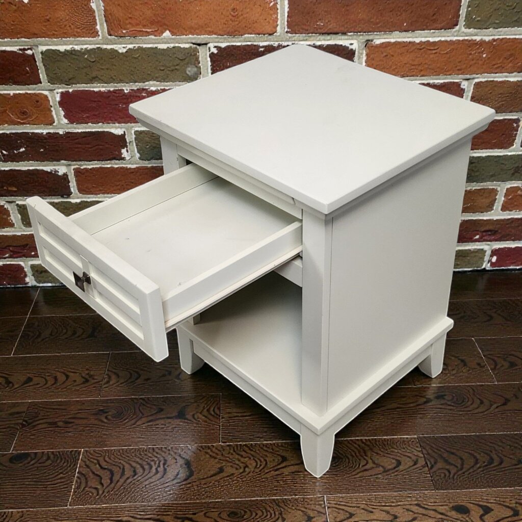 7930 Contemporary Ivory Nightstand with Drawer