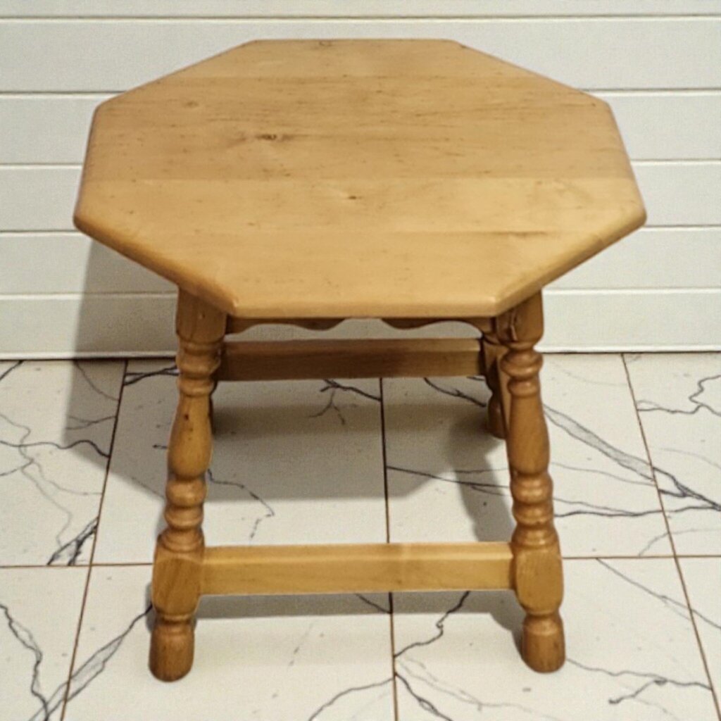 7946 Colonial Pine Octogonal Side Table