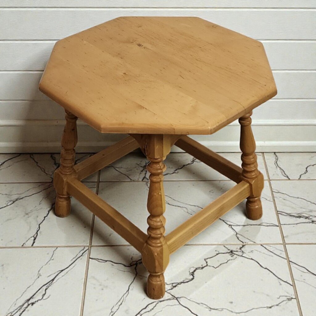 7946 Colonial Pine Octogonal Side Table