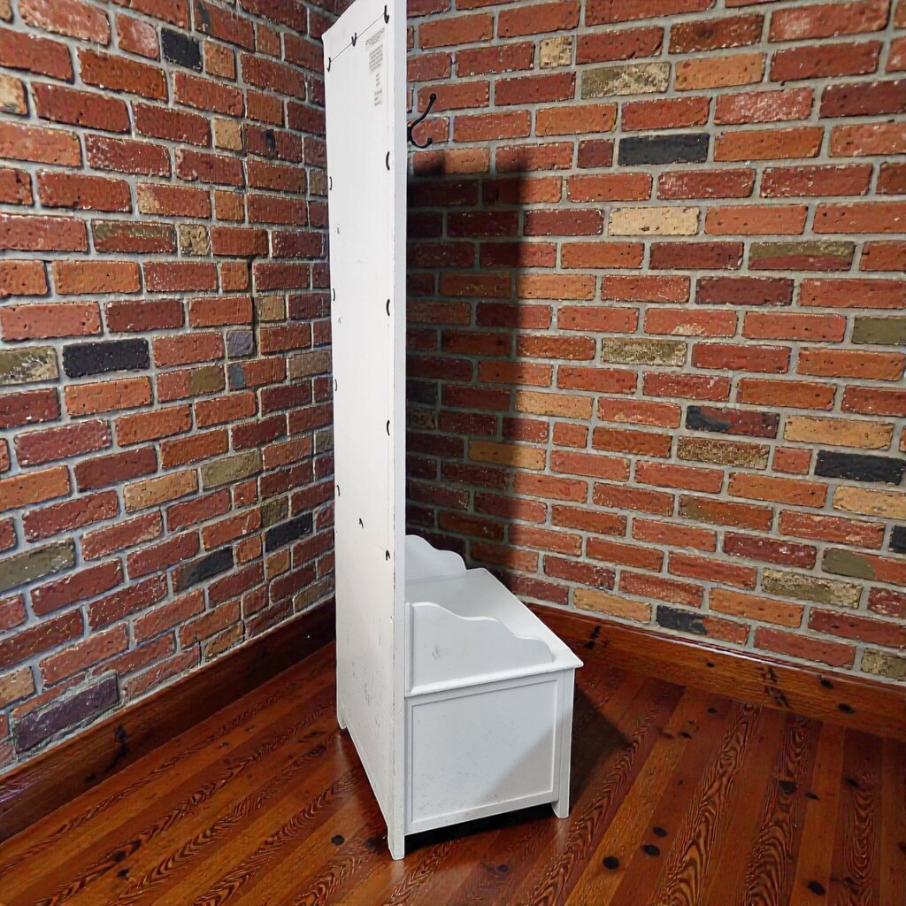 7947 White Farmhouse Hall #Tree