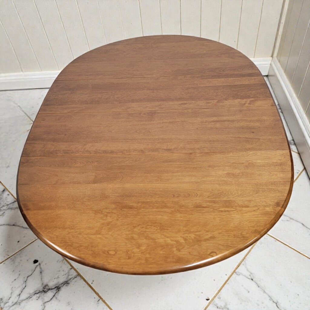 7982 Colonial Maple Gateleg Dining Table