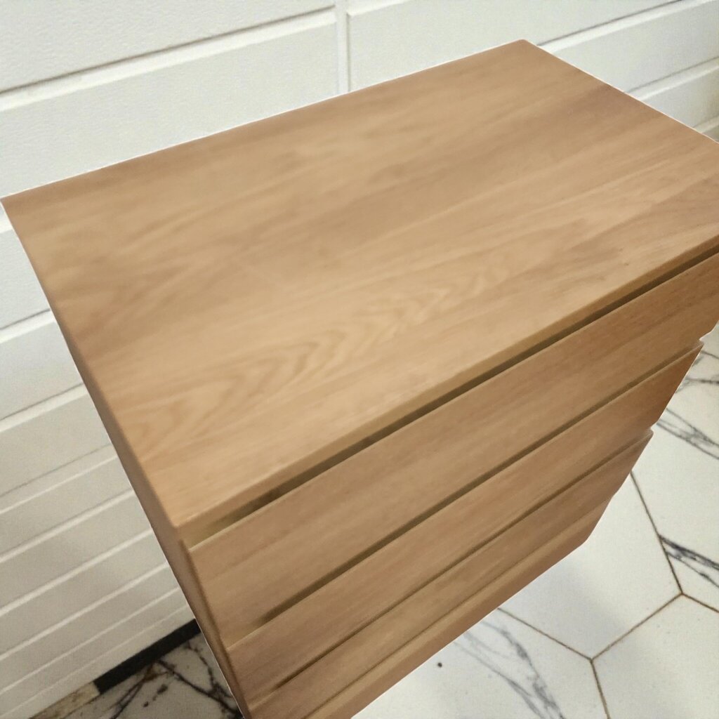 7996 Contemporary Blonde 4 Drawer Chest