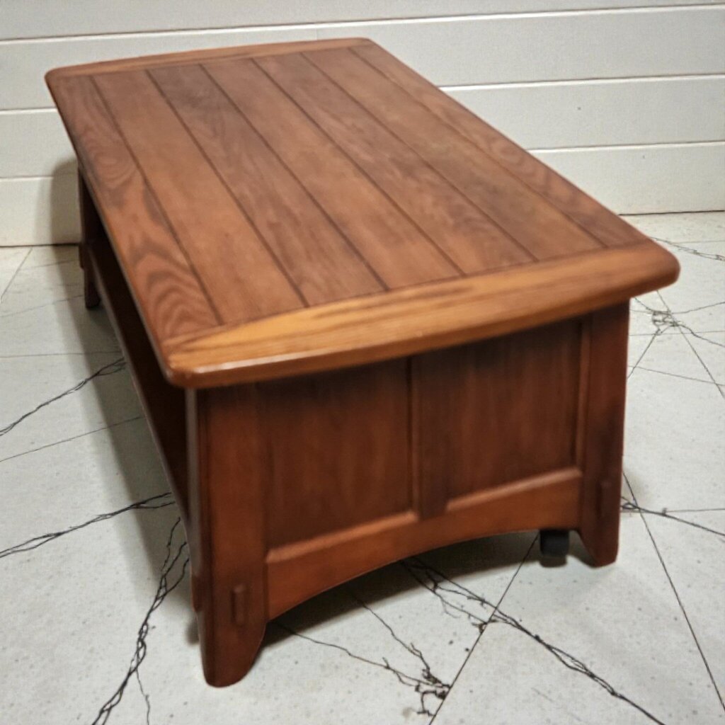 7998 Mission Style Oak Lift-Top Coffee Table