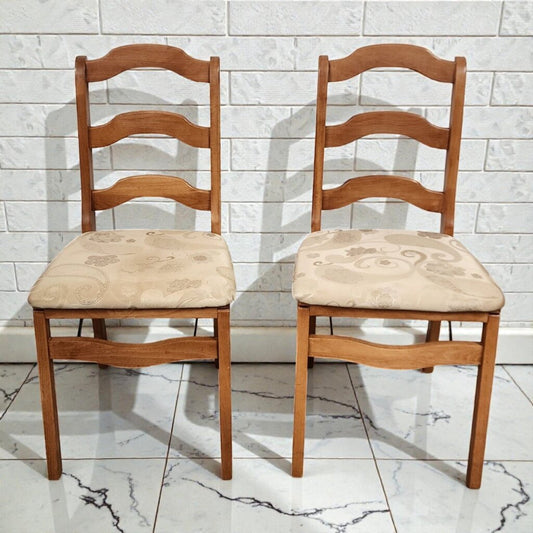 8004-8005 Stakmore Scalloped Ladder-Back Folding Chair