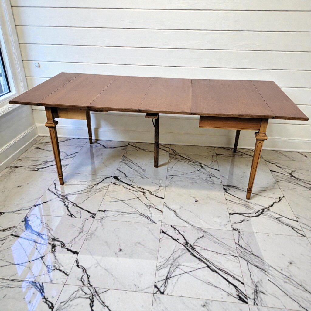8046 Regal Furniture Mid-Century American Traditional Extension Dining #Table with 4 Chairs