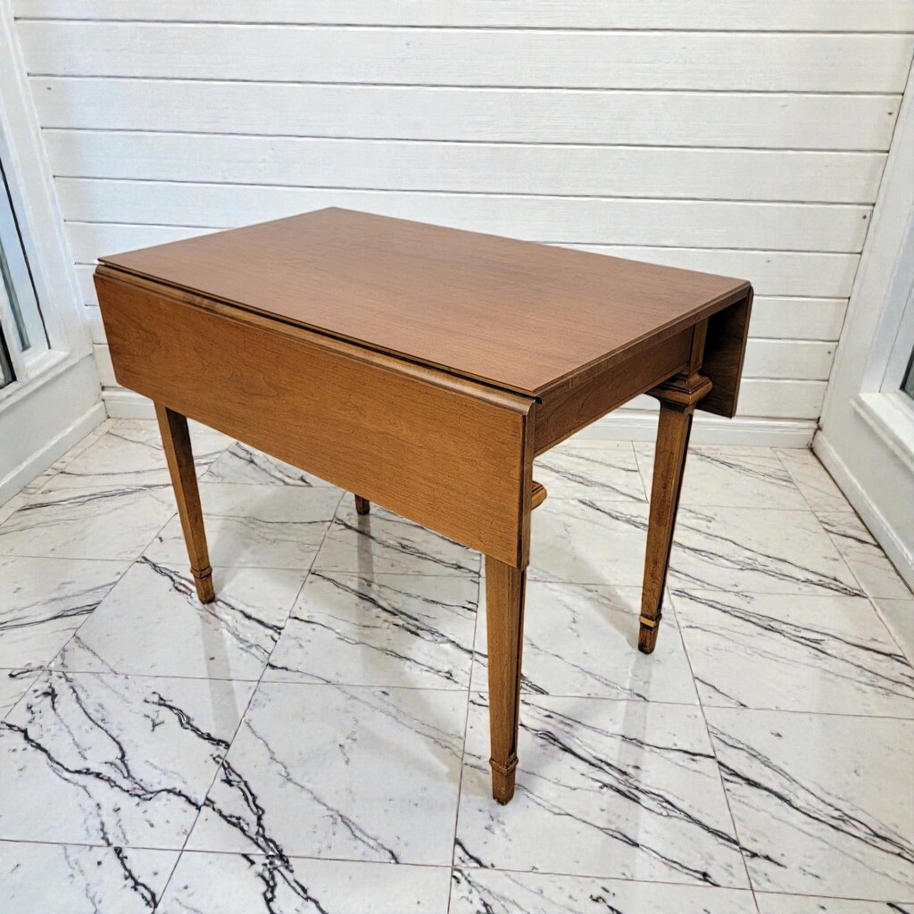 8046 Regal Furniture Mid-Century American Traditional Extension Dining #Table with 4 Chairs