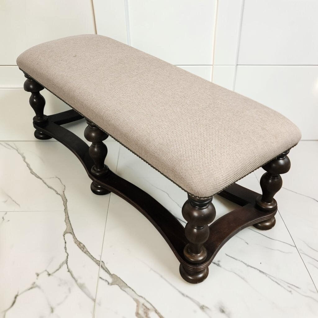 8091 Traditional Upholstered #Bench