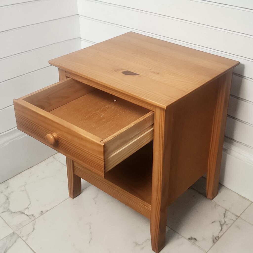 8120 Shaker Style Wood Side Table with Drawer