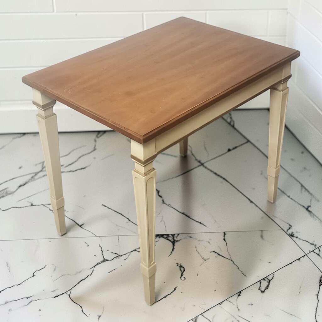 8121 Classical Side Table