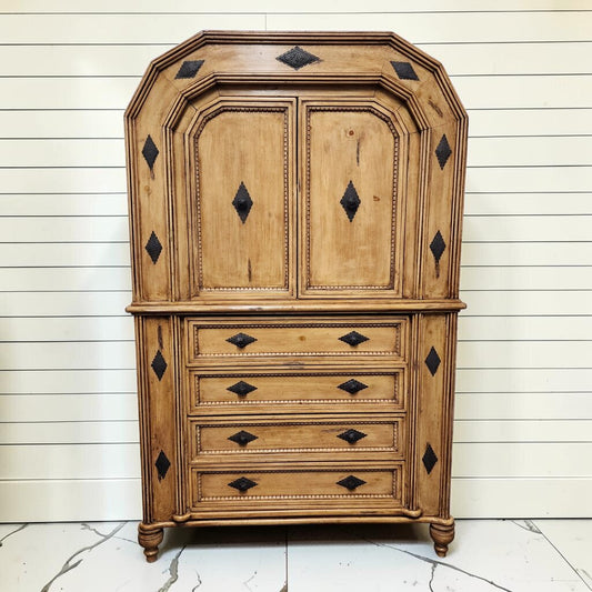 8158 Thomasville Kilimanjaro Armoire