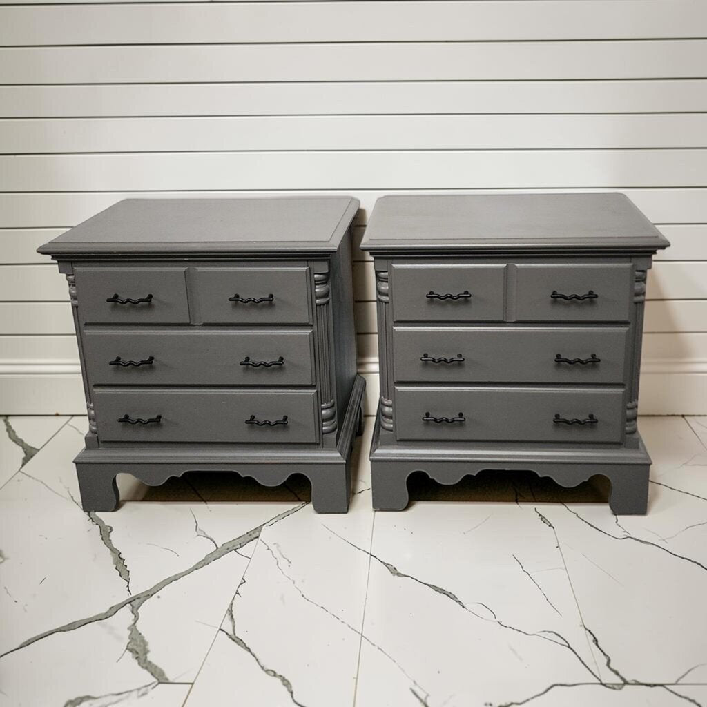 8176-8177 Gray Colonial Revival 3 Drawer #Nightstand Used ~ FURNITURE