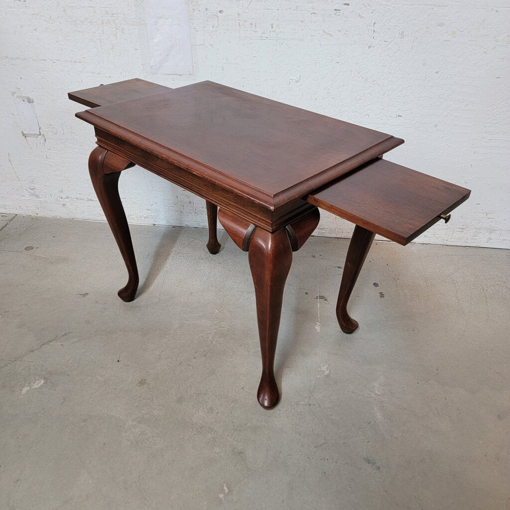 8192 Queen Anne Style Cabriole Leg Side Table ~ FURNITURE