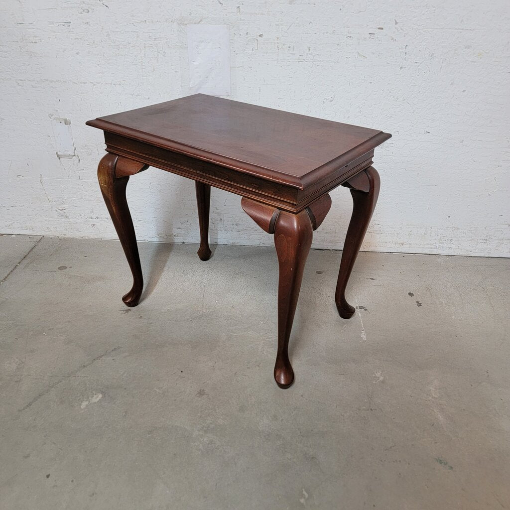 8192 Queen Anne Style Cabriole Leg Side Table ~ FURNITURE