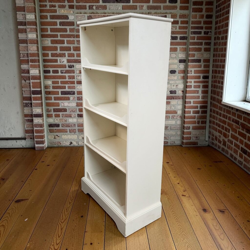 8196 Four-Tier Nursery Bookshelf with Wavy Guard Rails