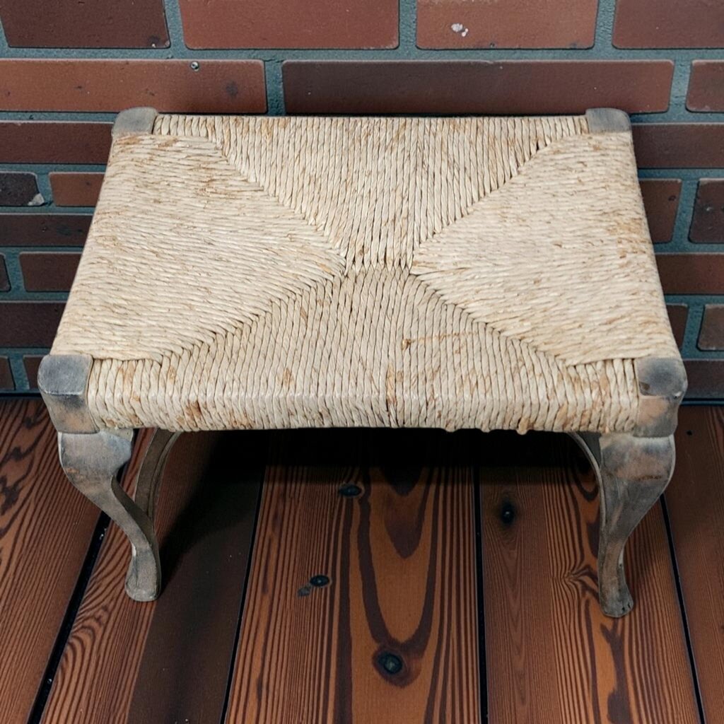8209 French Provincial Style Rush Seat #Bench ~ FURNITURE