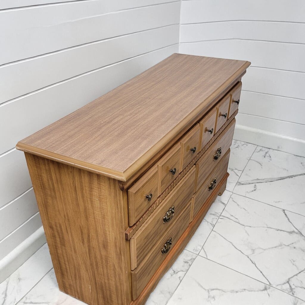 8057 Mid- Century Traditional Oak 6 Drawer Dresser