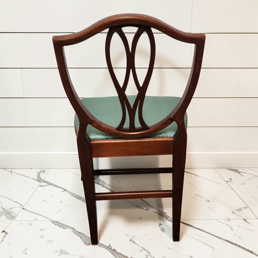8216 Vintage Hepplewhite Style Shield-Back Mahogany Side Chair