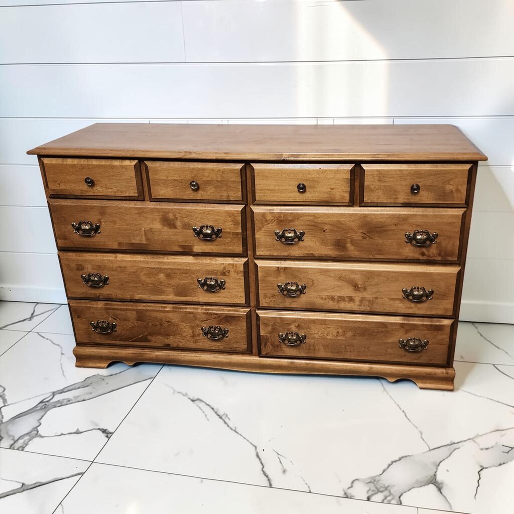 8220 Vintage Early American Style 10-Drawer Maple #Dresser