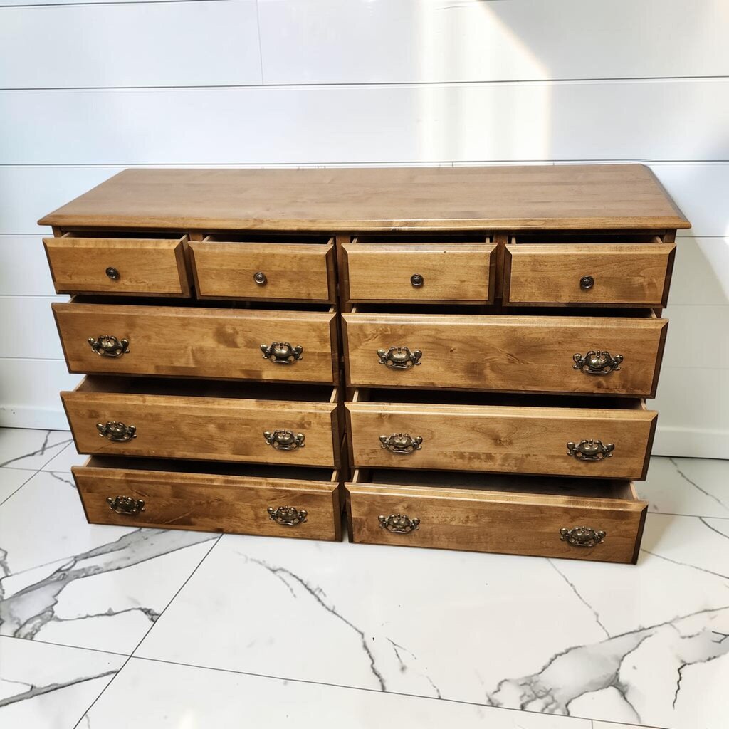 8220 Vintage Early American Style 10-Drawer Maple #Dresser