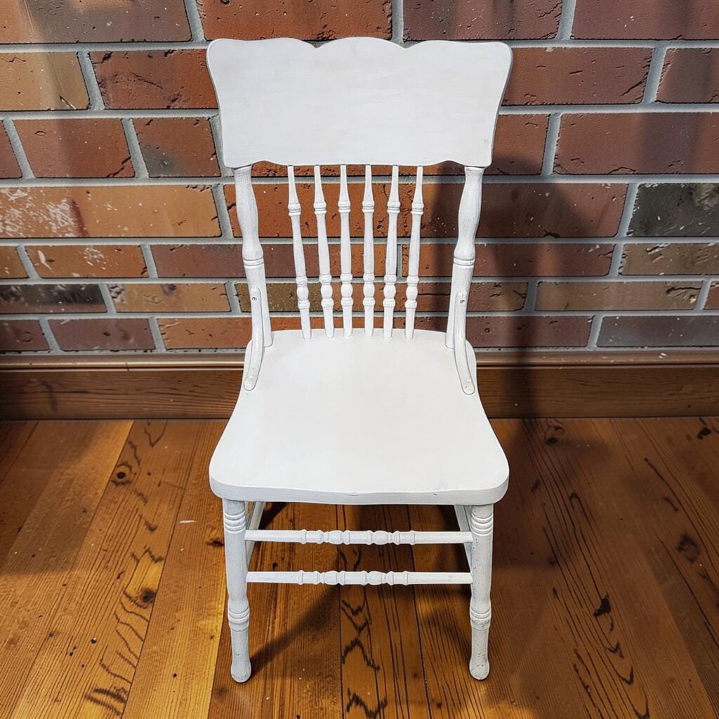 8222 Vintage White Painted Spindle-Back Chair