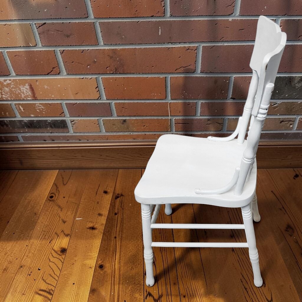 8222 Vintage White Painted Spindle-Back Chair
