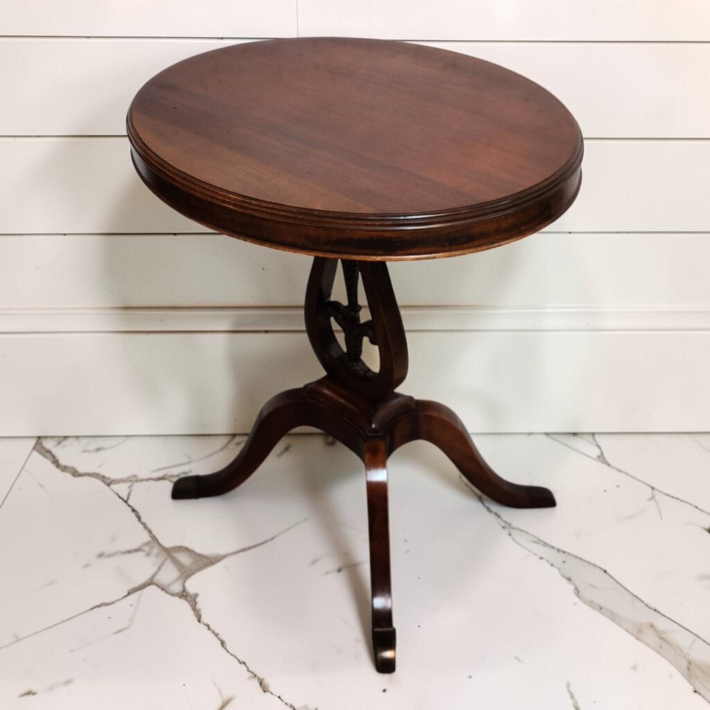 8243 Mahogany Lyre Base Oval Accent Table