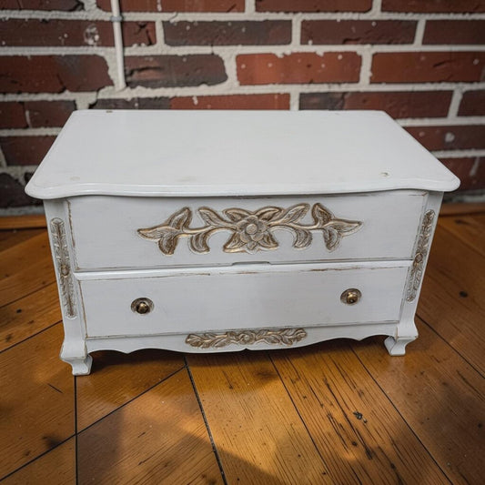 8270 Vintage French Provincial Style Cedar #Chest Used ~ FURNITURE
